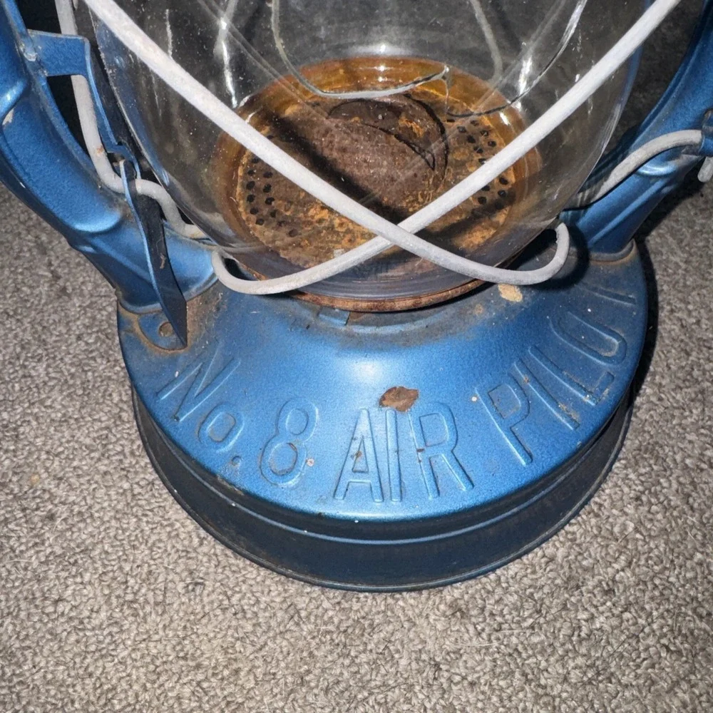 Vintage Dietz Blue No.8 D-LITE Kerosene Lantern Lamp NY USA Original Globe Broke